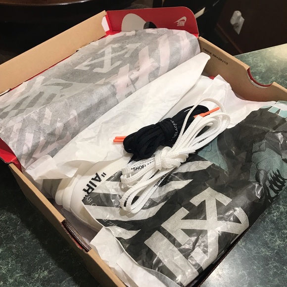 Off White x Nike 97 DS - Picture 3 of 7